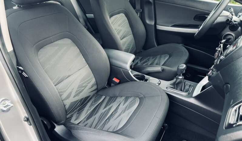 KIA Ceed  | FWD (przód) | Manualna | 135 KM | Srebrny full