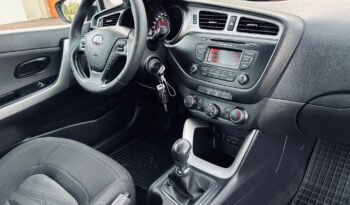 KIA Ceed  | FWD (przód) | Manualna | 135 KM | Srebrny full