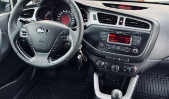 KIA Ceed  | FWD (przód) | Manualna | 135 KM | Srebrny full