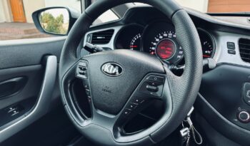 KIA Ceed  | FWD (przód) | Manualna | 135 KM | Srebrny full
