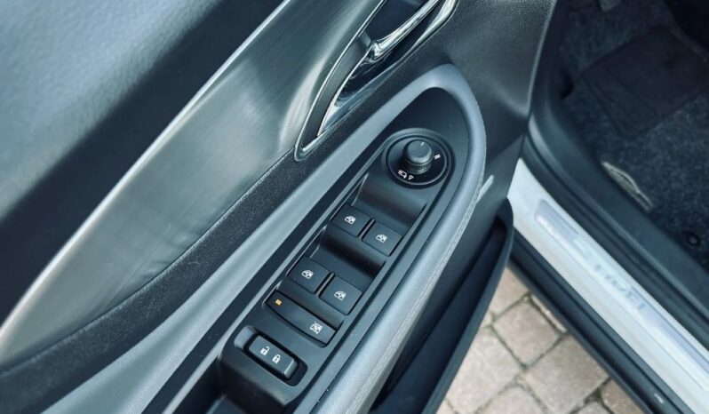 OPEL Mokka  | 4×4 (doł. automatycznie) | Manualna | 136 KM | Biały full