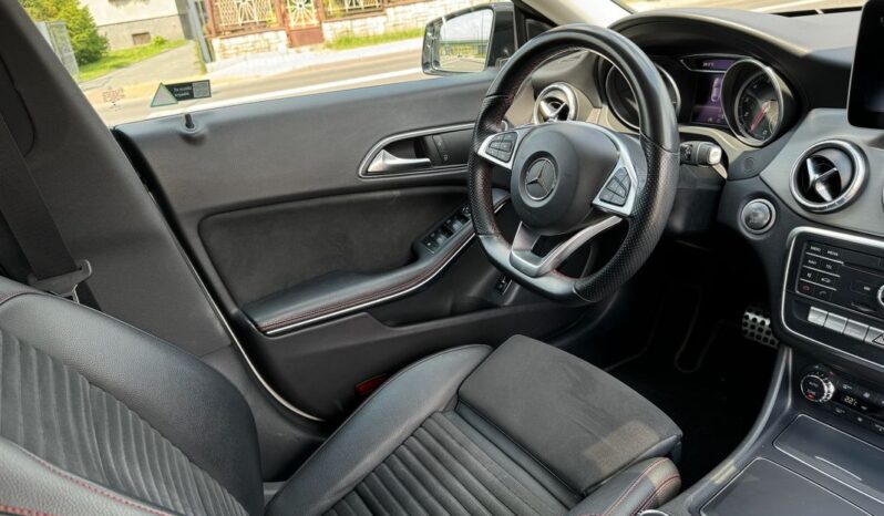 MERCEDES-BENZ CLA  | 4×4 (stały) | Automatyczna | 184 KM | Biały full