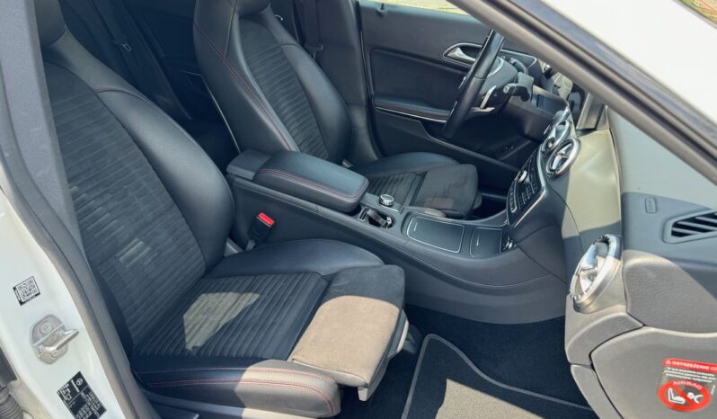 MERCEDES-BENZ CLA  | 4×4 (stały) | Automatyczna | 184 KM | Biały full