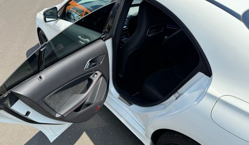 MERCEDES-BENZ CLA  | 4×4 (stały) | Automatyczna | 184 KM | Biały full