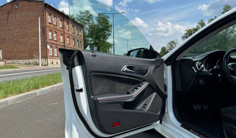 MERCEDES-BENZ CLA  | 4×4 (stały) | Automatyczna | 184 KM | Biały full