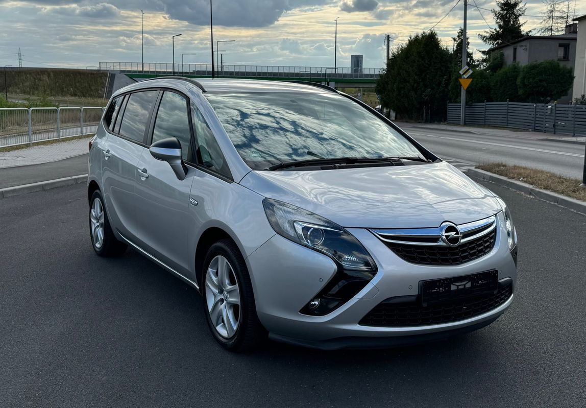 Opel Zafira  | Fwd (Przód) | Manualna | 140 Km | Srebrny
