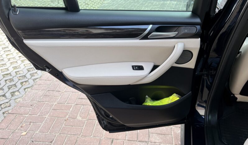 BMW X4  | 4×4 (doł. automatycznie) | Automatyczna | 190 KM | Granatowy full