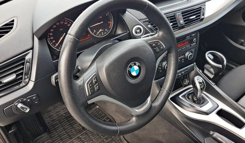BMW X1  | 4×4 (doł. automatycznie) | Automatyczna | 143 KM | Szary full