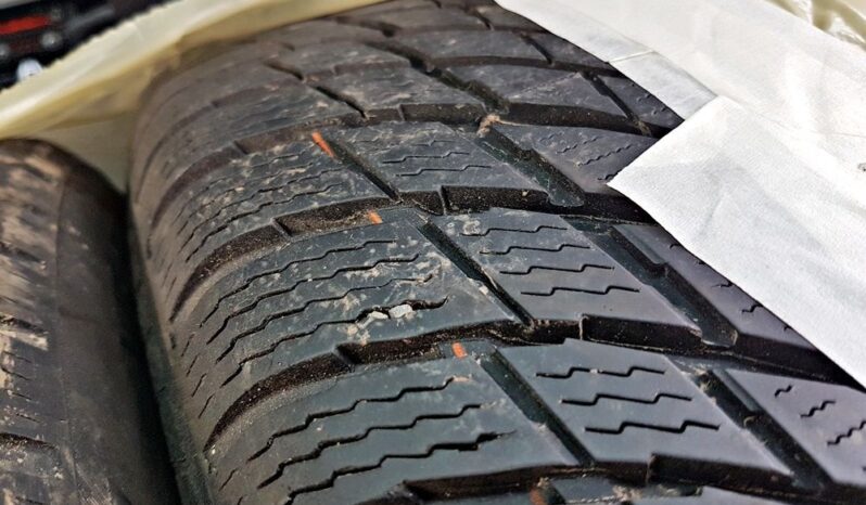 BMW X1  | 4×4 (doł. automatycznie) | Automatyczna | 143 KM | Szary full