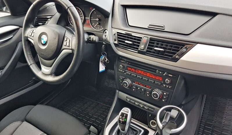 BMW X1  | 4×4 (doł. automatycznie) | Automatyczna | 143 KM | Szary full
