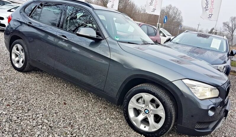 BMW X1  | 4×4 (doł. automatycznie) | Automatyczna | 143 KM | Szary full