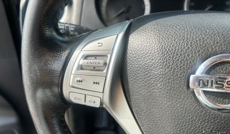 NISSAN Navara  | 4×4 (doł. ręcznie) | Manualna | 163 KM | Czarny full