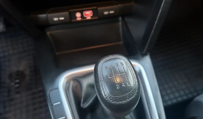 KIA Ceed  | FWD (przód) | Manualna | 100 KM | Czerwony full