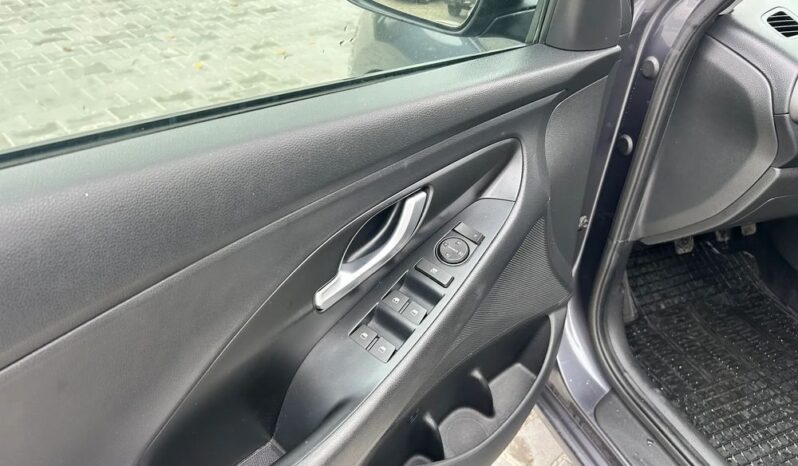 HYUNDAI I30  | FWD (przód) | Manualna | 100 KM | Szary full