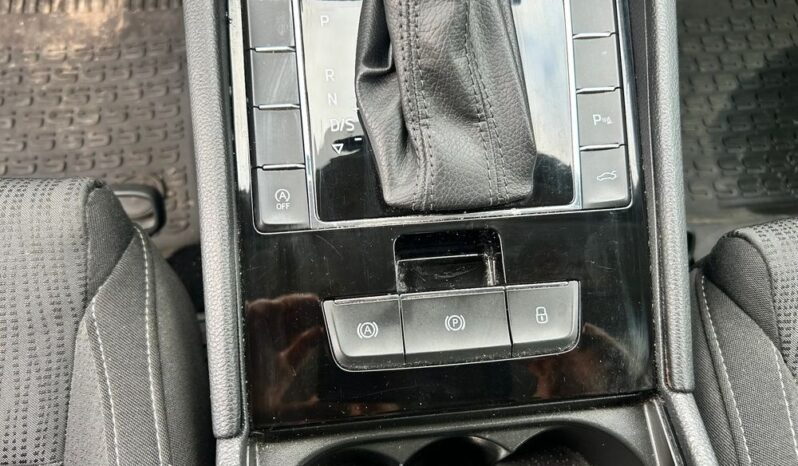 SKODA Superb  | FWD (przód) | Automatyczna | 180 KM | Srebrny full