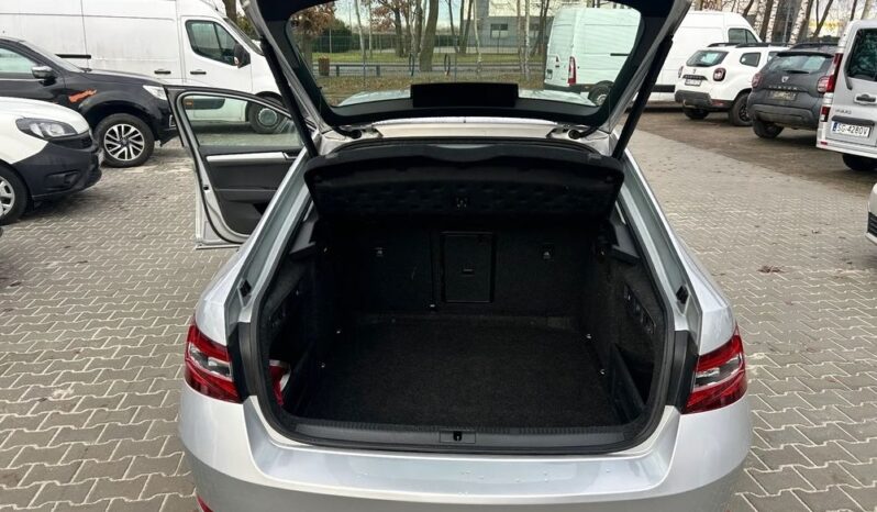 SKODA Superb  | FWD (przód) | Automatyczna | 180 KM | Srebrny full
