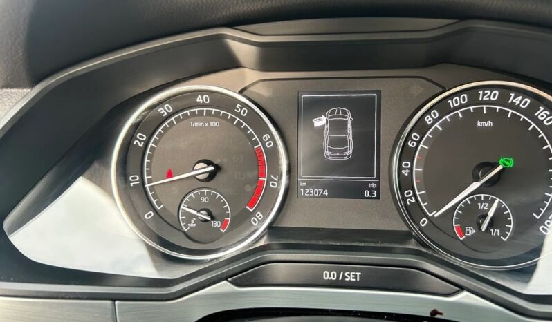 SKODA Superb  | FWD (przód) | Automatyczna | 180 KM | Srebrny full