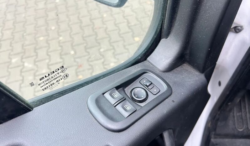 RENAULT Master  | FWD (przód) | Manualna | 136 KM | Biały full