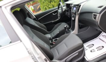 HYUNDAI I30  | 2016 | 110 KM | 1584cm3 | Srebrny full