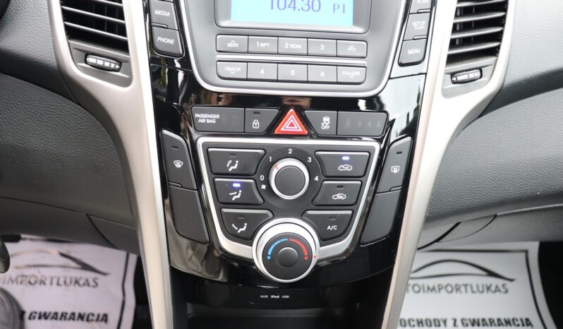 HYUNDAI I30  | 2016 | 110 KM | 1584cm3 | Srebrny full