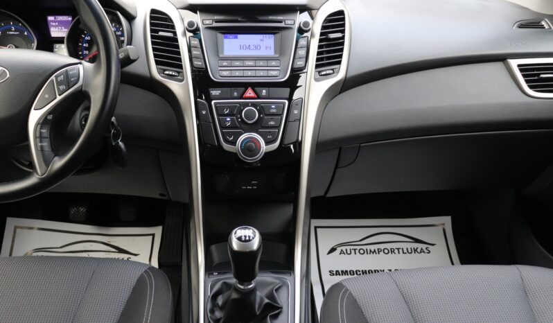 HYUNDAI I30  | 2016 | 110 KM | 1584cm3 | Srebrny full