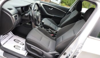 HYUNDAI I30  | 2016 | 110 KM | 1584cm3 | Srebrny full