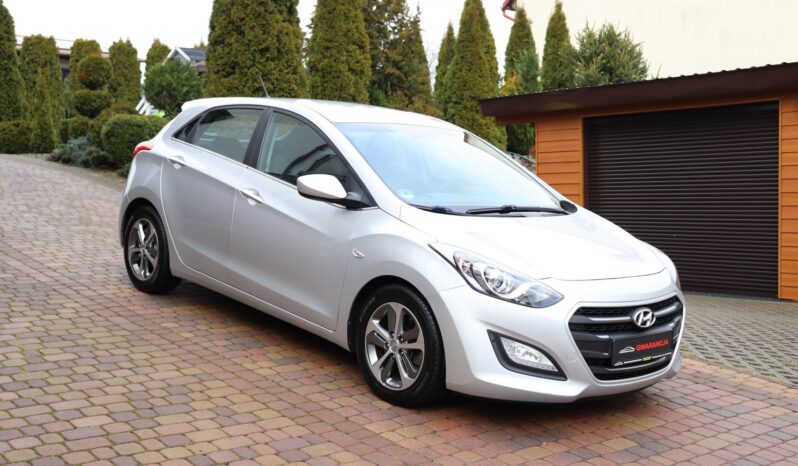 HYUNDAI I30  | 2016 | 110 KM | 1584cm3 | Srebrny full