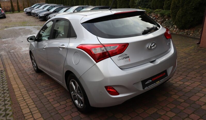 HYUNDAI I30  | 2016 | 110 KM | 1584cm3 | Srebrny full