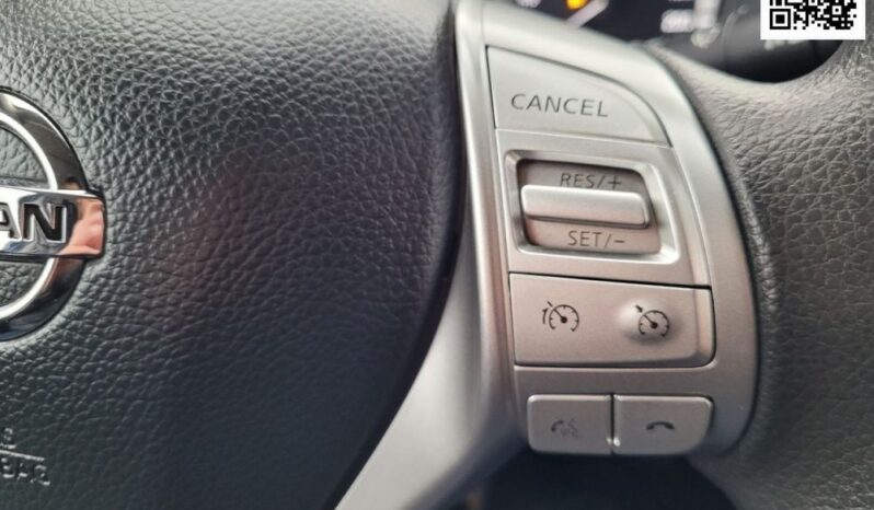 NISSAN Navara  | 4×4 (doł. ręcznie) | Manualna | 163 KM | Szary full