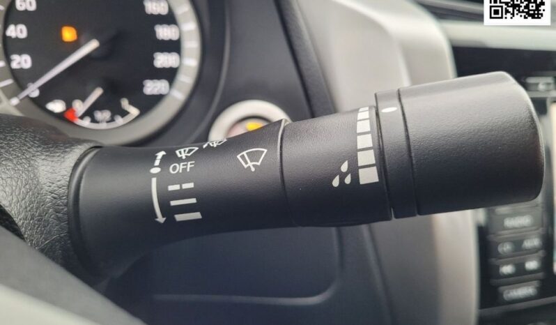 NISSAN Navara  | 4×4 (doł. ręcznie) | Manualna | 163 KM | Szary full