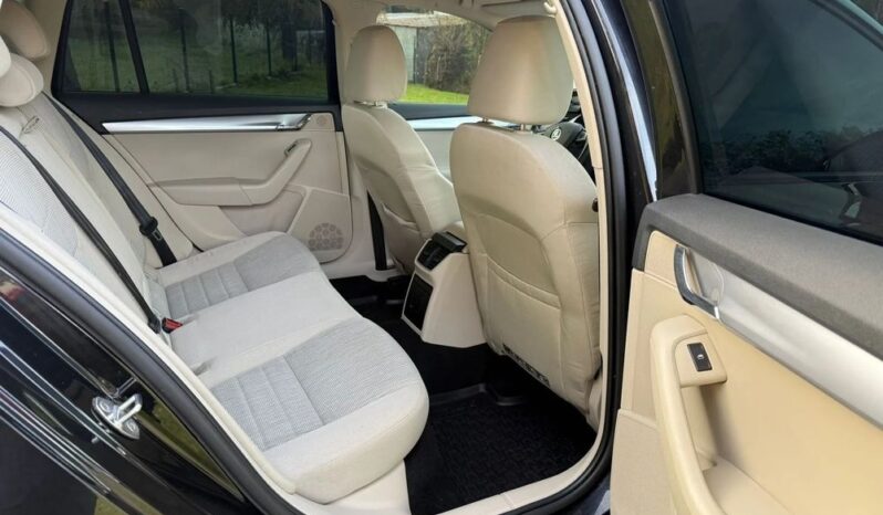 SKODA Octavia  | FWD (przód) | Manualna | 150 KM | Czarny full