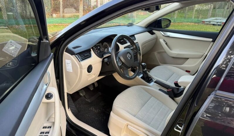 SKODA Octavia  | FWD (przód) | Manualna | 150 KM | Czarny full