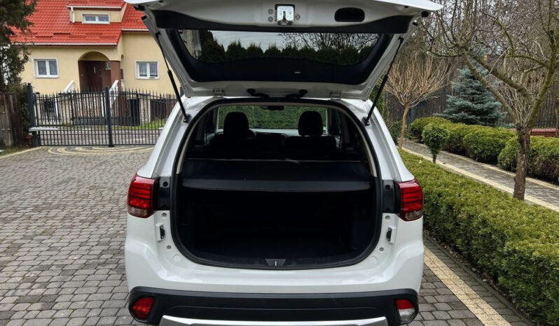 MITSUBISHI Outlander  | FWD (przód) | Manualna | 150 KM | Biały full