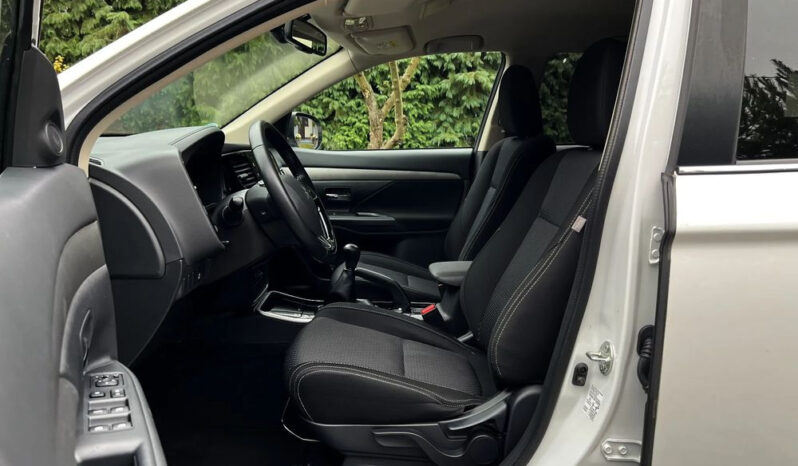 MITSUBISHI Outlander  | FWD (przód) | Manualna | 150 KM | Biały full