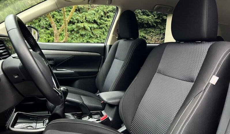 MITSUBISHI Outlander  | FWD (przód) | Manualna | 150 KM | Biały full