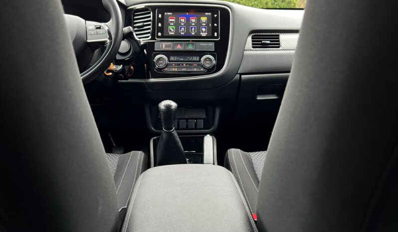 MITSUBISHI Outlander  | FWD (przód) | Manualna | 150 KM | Biały full