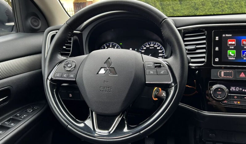MITSUBISHI Outlander  | FWD (przód) | Manualna | 150 KM | Biały full
