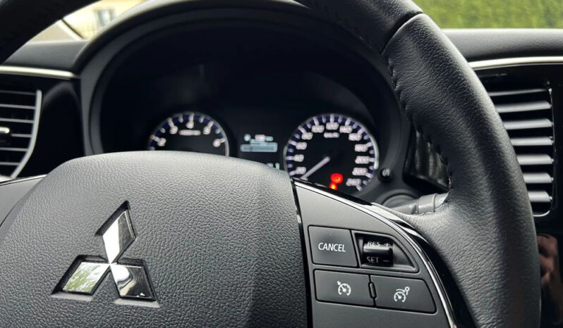 MITSUBISHI Outlander  | FWD (przód) | Manualna | 150 KM | Biały full
