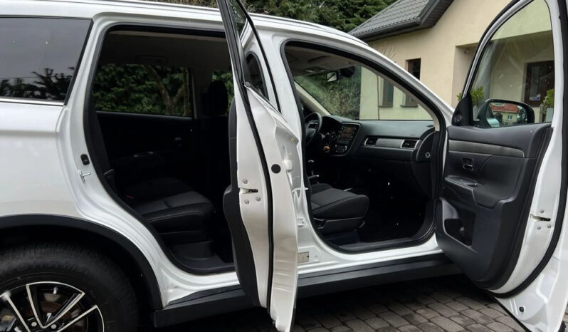 MITSUBISHI Outlander  | FWD (przód) | Manualna | 150 KM | Biały full