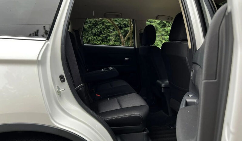 MITSUBISHI Outlander  | FWD (przód) | Manualna | 150 KM | Biały full