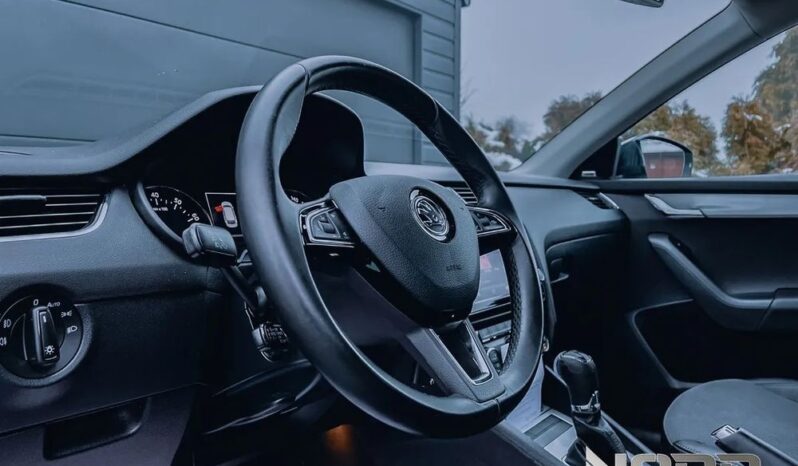 SKODA Octavia  | FWD (przód) | Automatyczna | 149 KM | Szary full