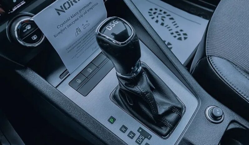 SKODA Octavia  | FWD (przód) | Automatyczna | 149 KM | Szary full