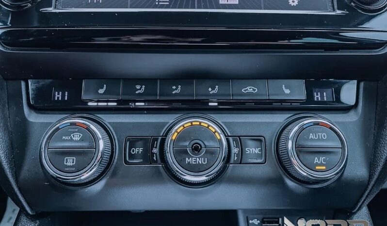 SKODA Octavia  | FWD (przód) | Automatyczna | 149 KM | Szary full