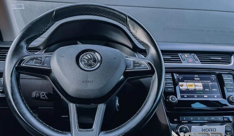 SKODA Octavia  | 4×4 (stały) | Automatyczna | 180 KM | Czarny full