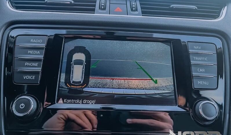 SKODA Octavia  | 4×4 (stały) | Automatyczna | 180 KM | Czarny full