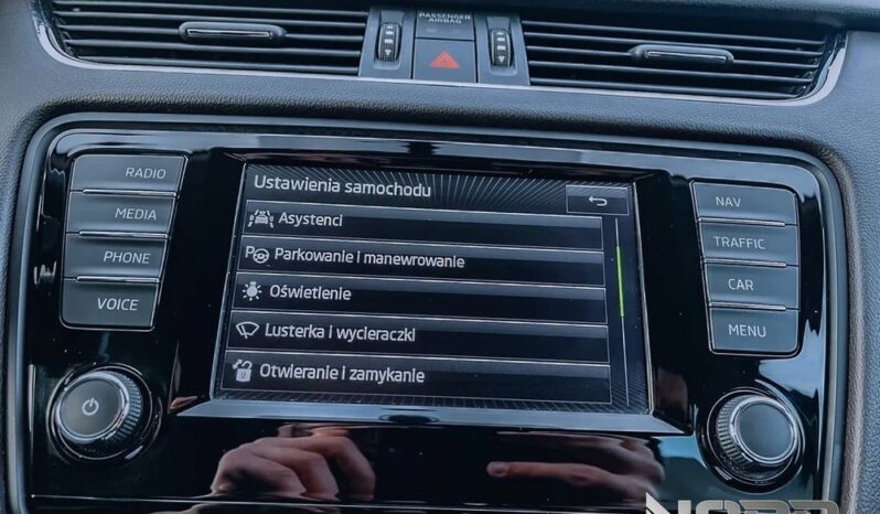 SKODA Octavia  | 4×4 (stały) | Automatyczna | 180 KM | Czarny full