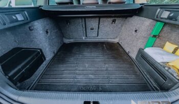 SKODA Octavia  | 4×4 (stały) | Automatyczna | 180 KM | Czarny full