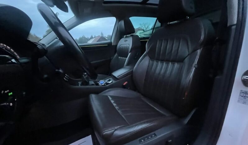 SKODA Superb  | 4×4 (stały) | Manualna | 150 KM | Biały full