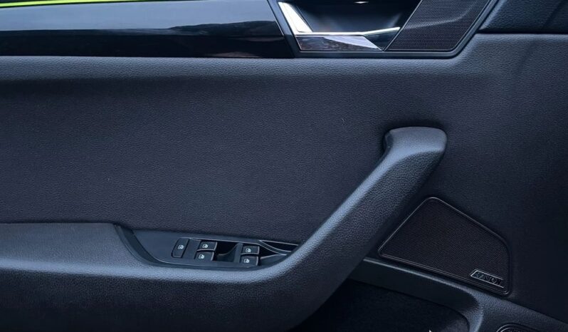 SKODA Superb  | 4×4 (stały) | Manualna | 150 KM | Biały full