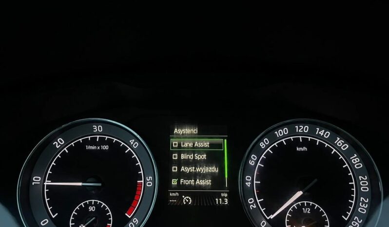 SKODA Superb  | 4×4 (stały) | Manualna | 150 KM | Biały full